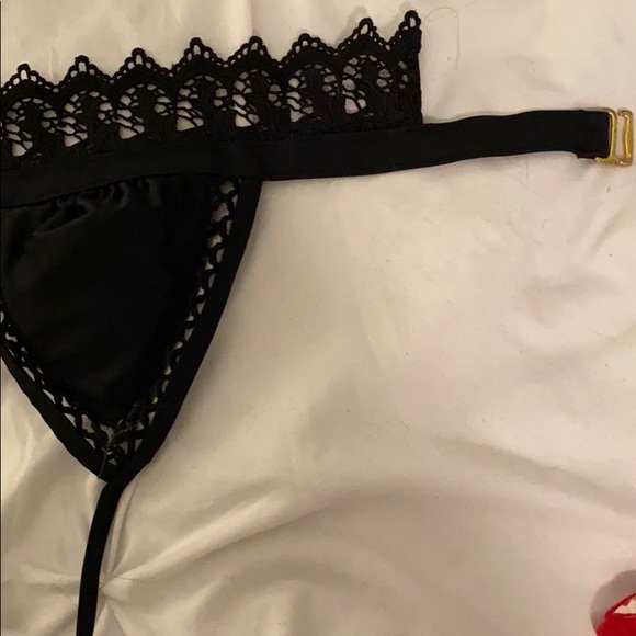 Bikini - Picture 2 of 3